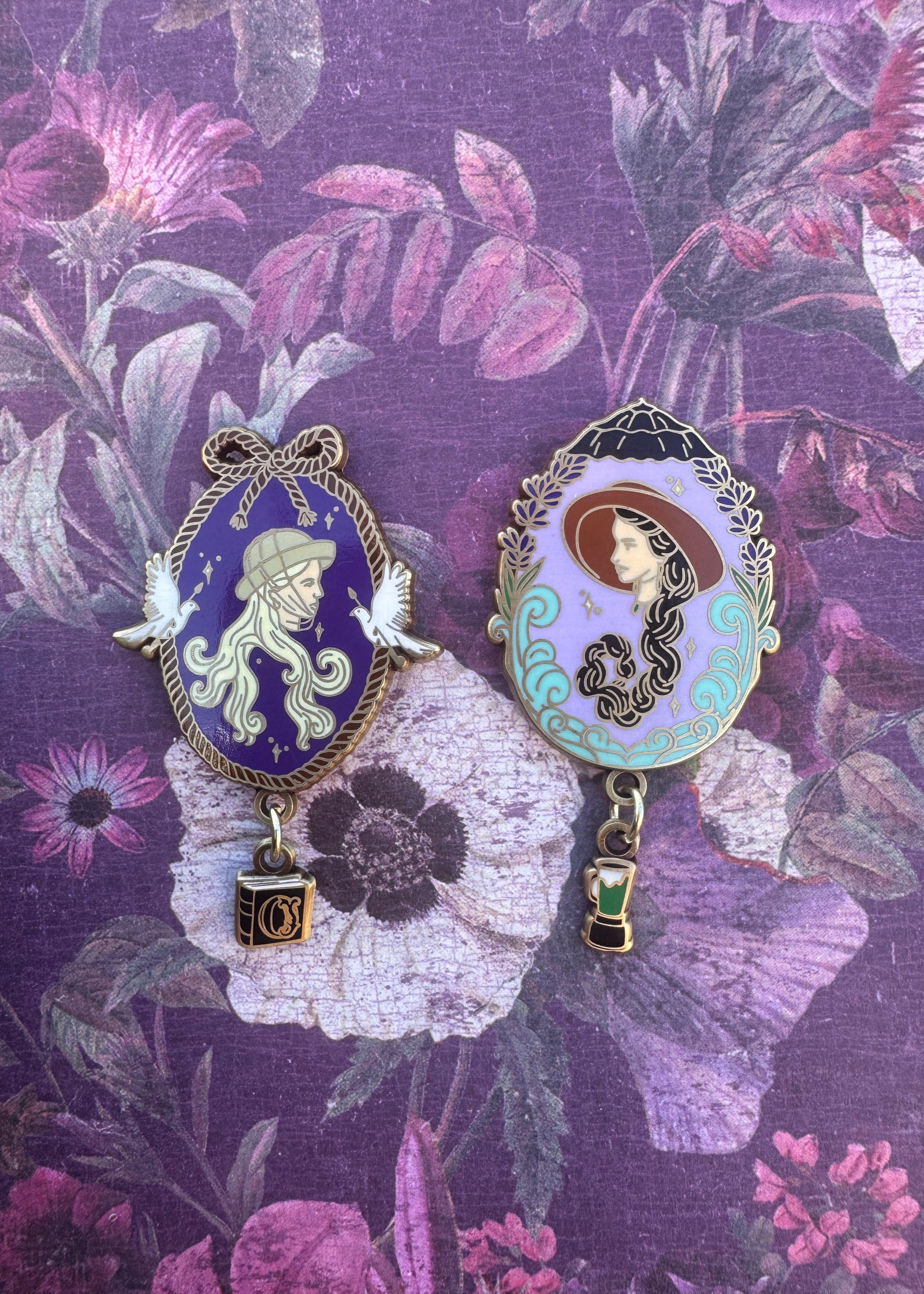 Francis + Jet Owens Pin Set