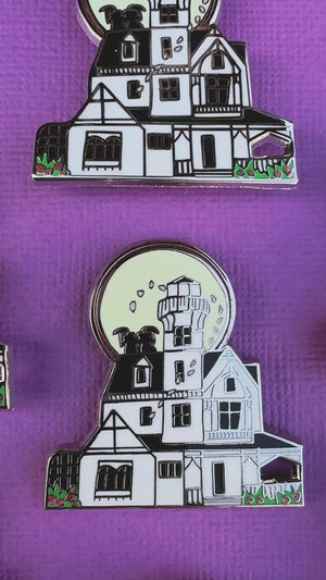 Prac Mag Victorian House Pin