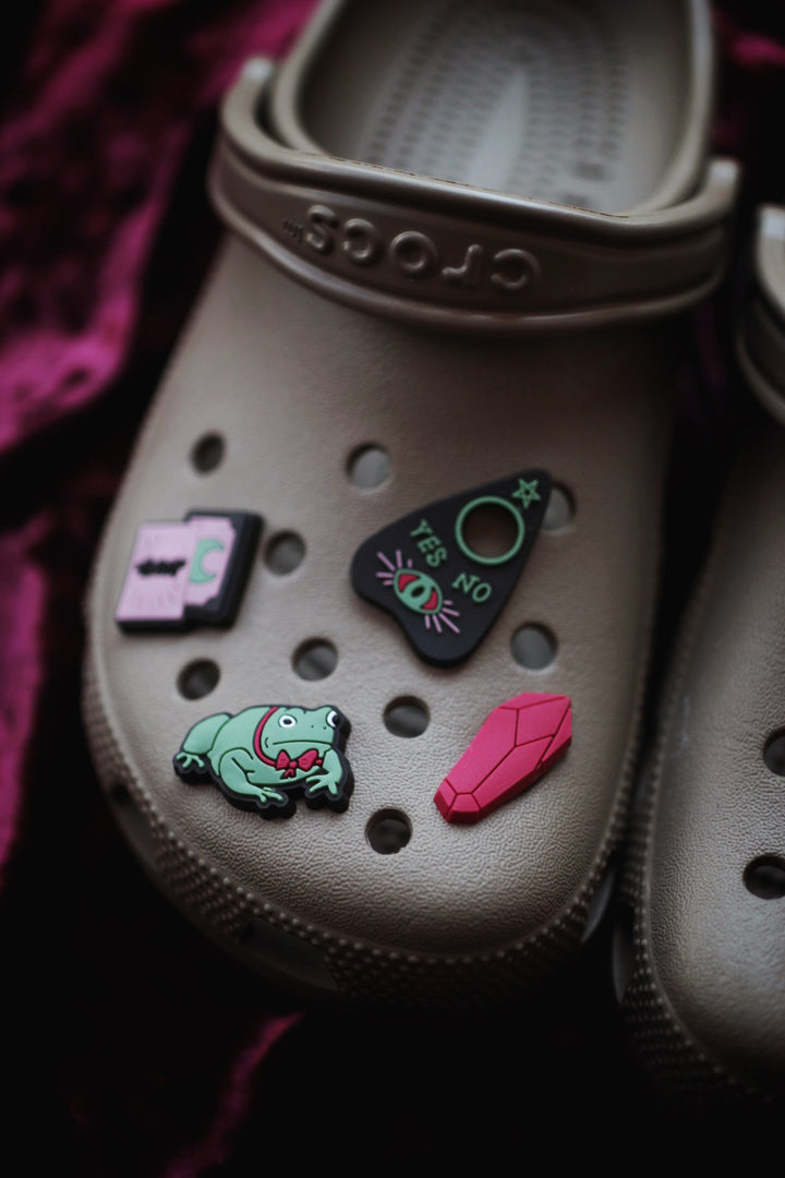 Black Cat Seance Shoe Charms